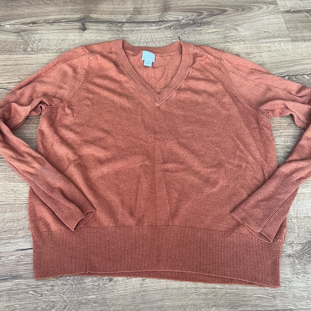 A new day Women's V-Neck Sweater in Warm Rust